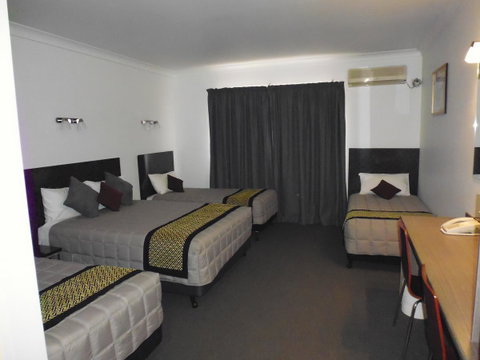Burke & Wills Motor Inn - Whitsundays Accommodation 26