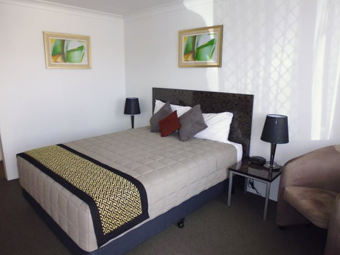 Burke & Wills Motor Inn - Whitsundays Accommodation 27
