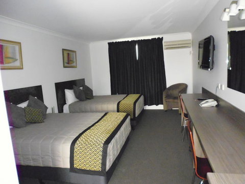 Burke & Wills Motor Inn - Whitsundays Accommodation 24