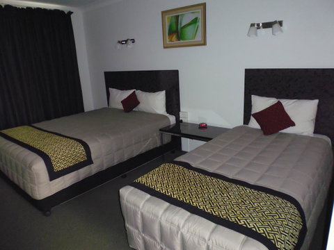 Burke & Wills Motor Inn - Whitsundays Accommodation 18