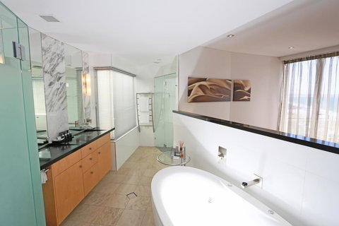 Oceans Mooloolaba - Whitsundays Accommodation 2