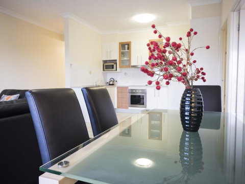 La Vida On Anzac - Whitsundays Accommodation 0