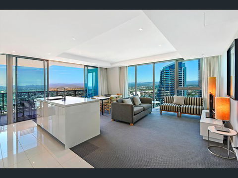 H Star Residences-- Paradise Stayz - Whitsundays Accommodation 2