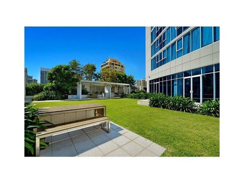 H Star Residences-- Paradise Stayz - Whitsundays Accommodation 7