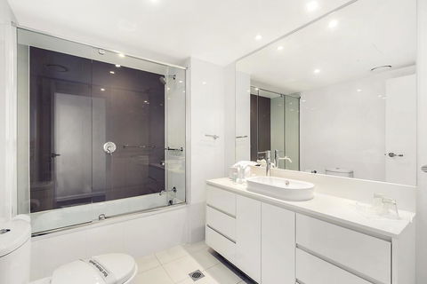 H Star Residences-- Paradise Stayz - Whitsundays Accommodation 0