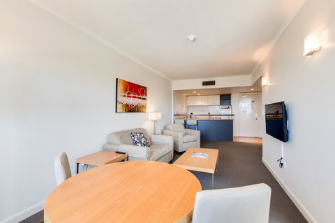 Central Cosmo Apartment Hotel - Whitsundays Accommodation 25