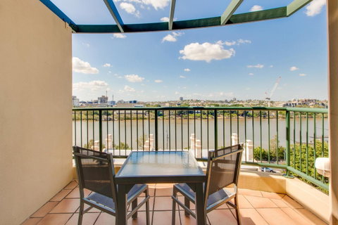 Central Cosmo Apartment Hotel - Whitsundays Accommodation 24