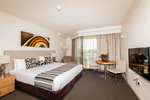 Central Cosmo Apartment Hotel - Whitsundays Accommodation 1