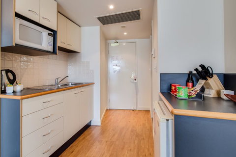 Central Cosmo Apartment Hotel - Whitsundays Accommodation 18