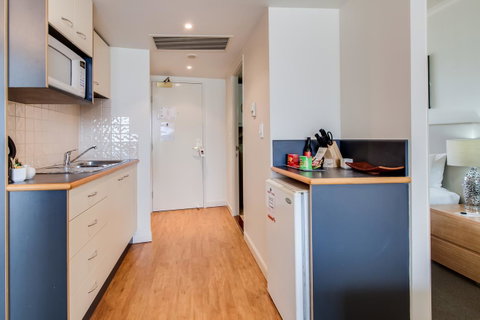 Central Cosmo Apartment Hotel - Whitsundays Accommodation 26