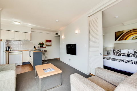 Central Cosmo Apartment Hotel - Whitsundays Accommodation 29