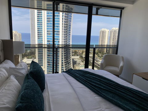 Circle On Cavill 2, 3, 4 & 5 Bedroom SkyHomes & SUB PENTHOUSES By Gold Coast Holidays - Whitsundays Accommodation 14