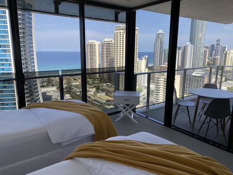 Circle On Cavill 2, 3, 4 & 5 Bedroom SkyHomes & SUB PENTHOUSES By Gold Coast Holidays - Whitsundays Accommodation 16