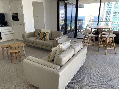 Circle On Cavill 2, 3, 4 & 5 Bedroom SkyHomes & SUB PENTHOUSES By Gold Coast Holidays - Whitsundays Accommodation 7