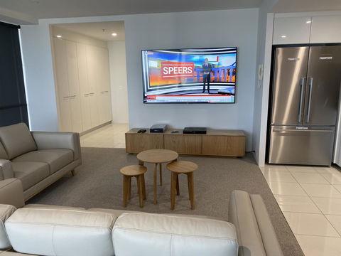 Circle On Cavill 2, 3, 4 & 5 Bedroom SkyHomes & SUB PENTHOUSES By Gold Coast Holidays - Whitsundays Accommodation 20