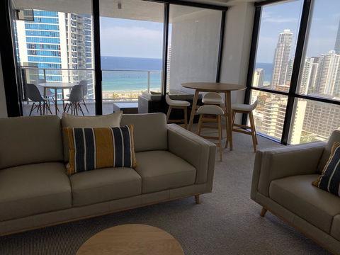 Circle On Cavill 2, 3, 4 & 5 Bedroom SkyHomes & SUB PENTHOUSES By Gold Coast Holidays - Whitsundays Accommodation 8