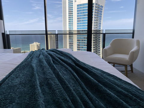 Circle On Cavill 2, 3, 4 & 5 Bedroom SkyHomes & SUB PENTHOUSES By Gold Coast Holidays - Whitsundays Accommodation 13
