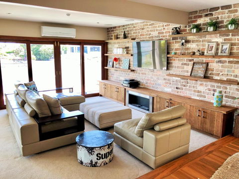 Riverfront Dream - Whitsundays Accommodation 11