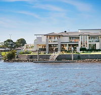Riverfront Dream - Whitsundays Accommodation