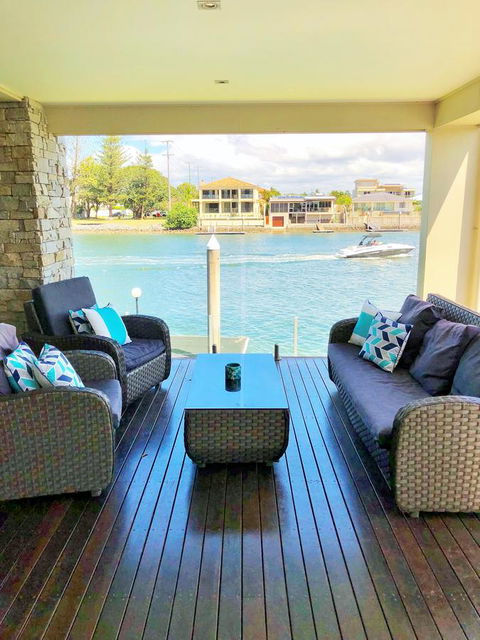 Riverfront Dream - Whitsundays Accommodation 9