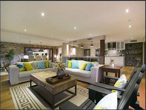 Riverfront Dream - Whitsundays Accommodation 3