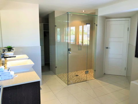 Riverfront Dream - Whitsundays Accommodation 30
