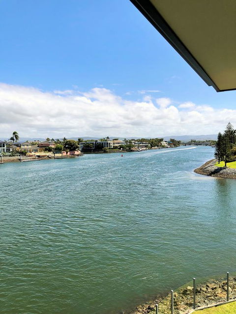 Riverfront Dream - Whitsundays Accommodation 1