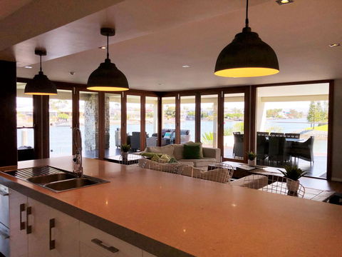 Riverfront Dream - Whitsundays Accommodation 36