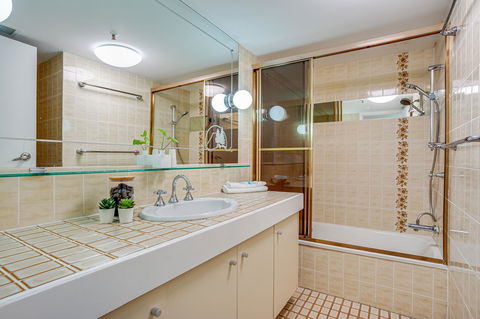 Gemini Court Holiday Apartments - Whitsundays Accommodation 11