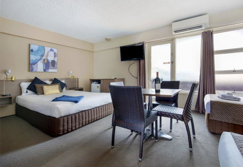 The Metropolitan Spring Hill - Whitsundays Accommodation 22