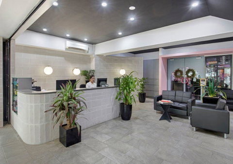The Metropolitan Spring Hill - Whitsundays Accommodation 3