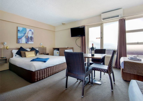 The Metropolitan Spring Hill - Whitsundays Accommodation 10