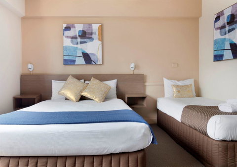 The Metropolitan Spring Hill - Whitsundays Accommodation 11