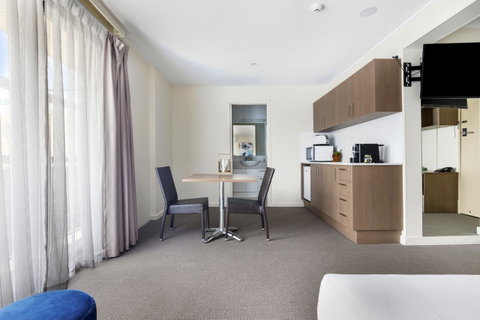 The Metropolitan Spring Hill - Whitsundays Accommodation 12