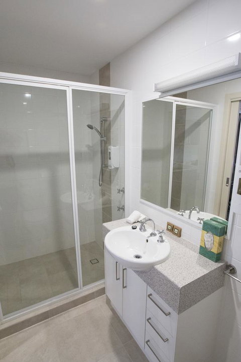 The Metropolitan Spring Hill - Whitsundays Accommodation 30