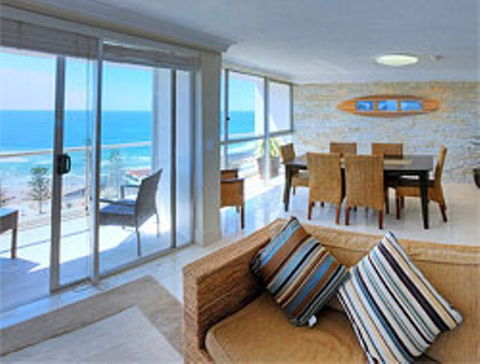 Burleigh Beach Tower - Whitsundays Accommodation 12