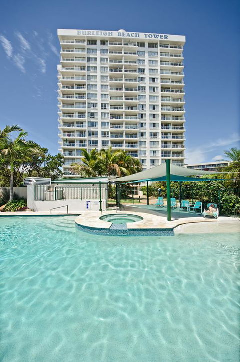 Burleigh Beach Tower - Whitsundays Accommodation 3