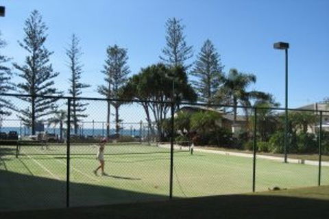 Burleigh Beach Tower - Whitsundays Accommodation 10