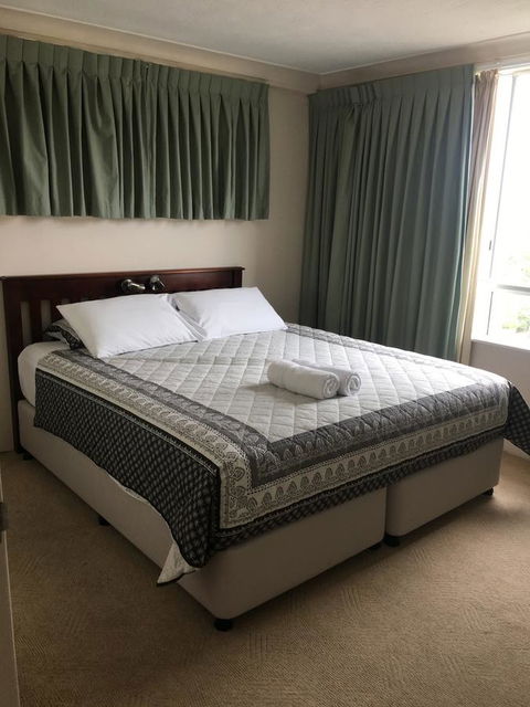 Burleigh Beach Tower - Whitsundays Accommodation 0