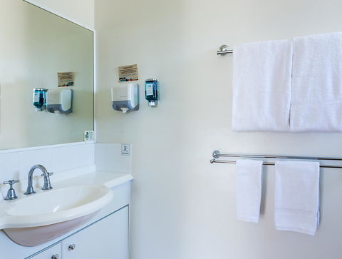 Anchor Motel Noosa - Whitsundays Accommodation 35