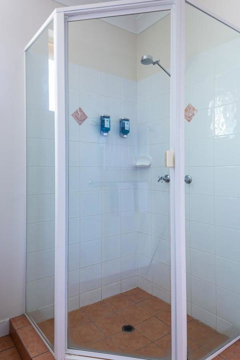 Anchor Motel Noosa - Whitsundays Accommodation 34