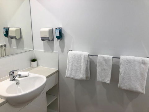 Anchor Motel Noosa - Whitsundays Accommodation 24