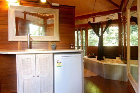 Cairns Rainforest Retreat - Whitsundays Accommodation 4