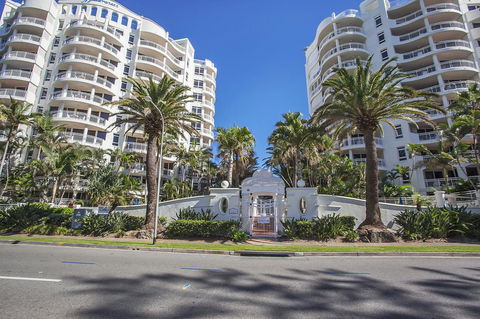ULTIQA Burleigh Mediterranean Resort - Whitsundays Accommodation 19