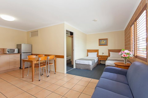 Windmill Motel & Events Centre - Whitsundays Accommodation 2