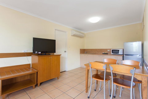 Windmill Motel & Events Centre - Whitsundays Accommodation 1