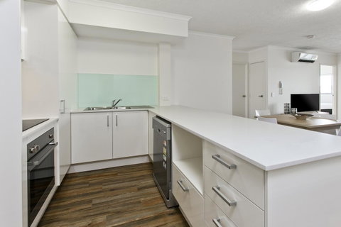 Arise Princess Regent Apartments - Whitsundays Accommodation 4