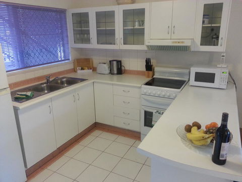 Clifton Sands Holiday Units - Whitsundays Accommodation 23