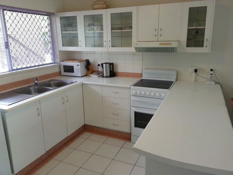 Clifton Sands Holiday Units - Whitsundays Accommodation 37