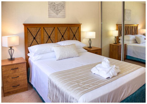 Clifton Sands Holiday Units - Whitsundays Accommodation 33